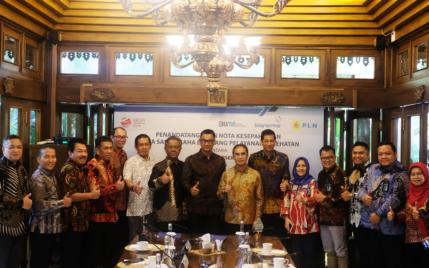 Kolaborasi Holding BUMN Farmasi bersama PLN
