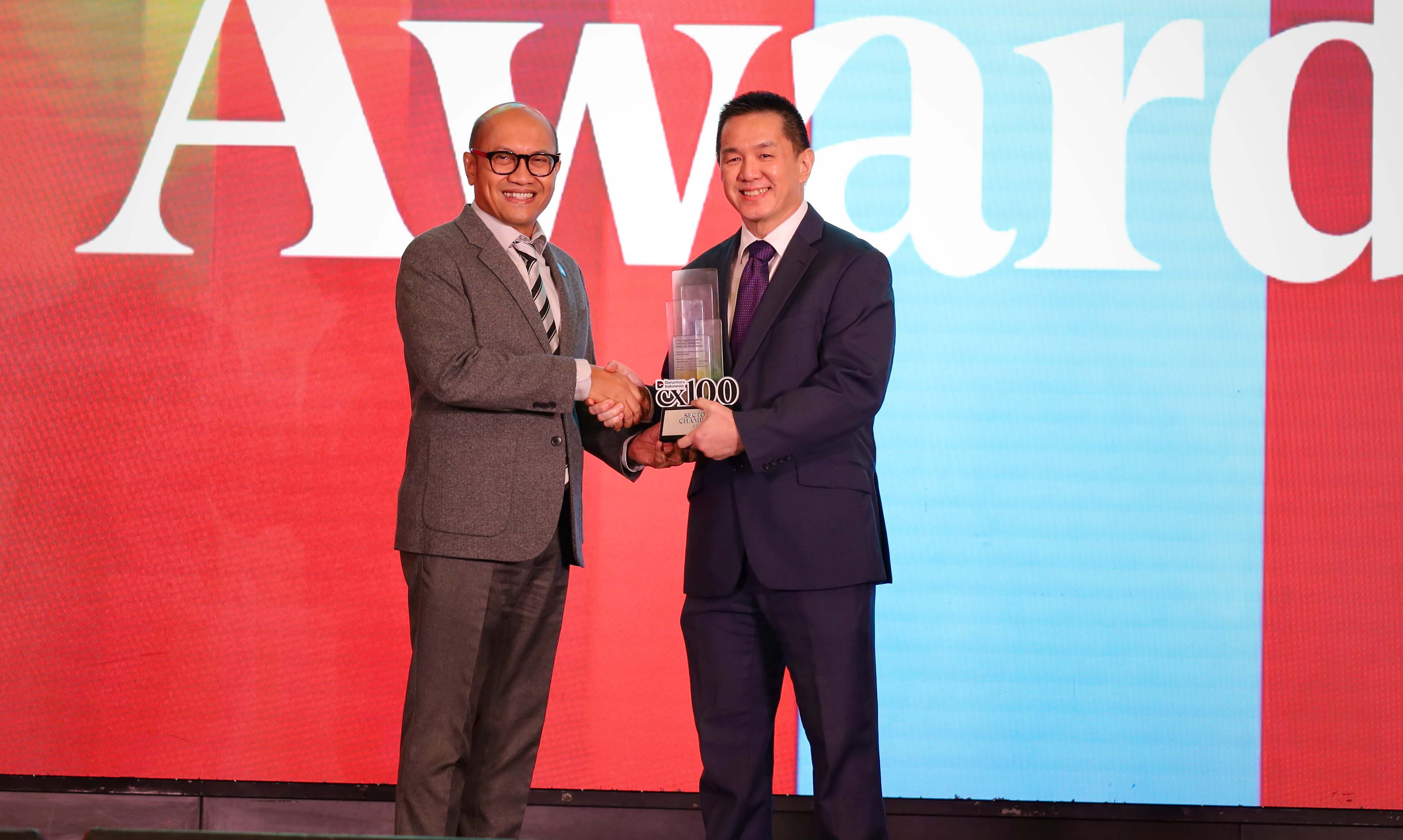 Kimia Farma Apotek Named Sector Champion in the Retail Category